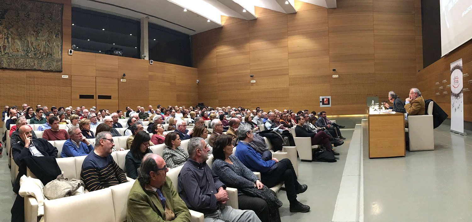 Juan Pablo Fusi llena Civican en su análisis de la Transición española