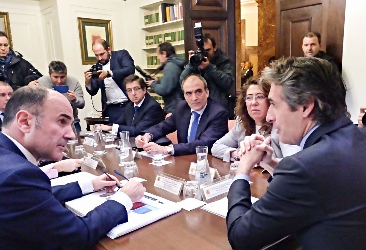 La conexión de alta velocidad ferroviaria con la Y vasca será por Vitoria