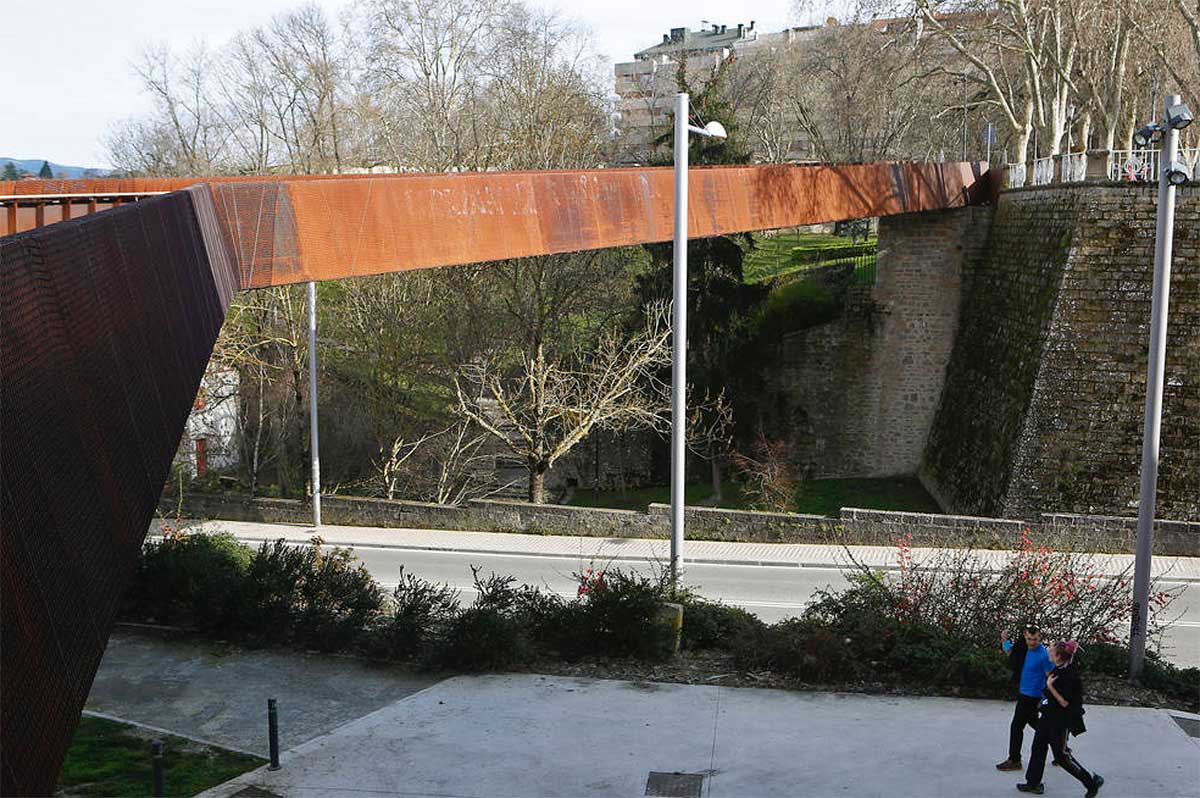 La pasarela del Labrit: ¿talibanismo urbanístico?