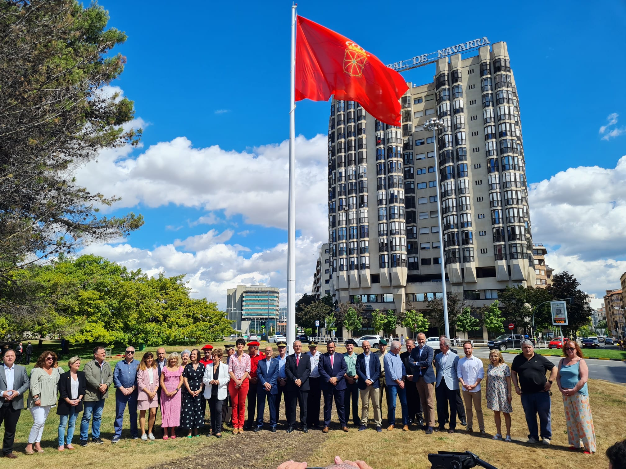 Izado de la bandera de Navarra