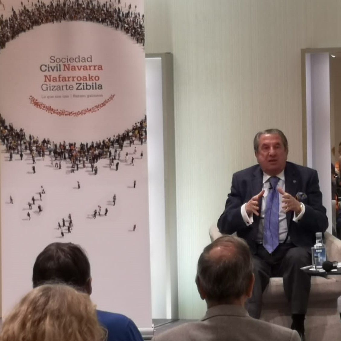 Video y noticias de la conferencia de Paco Vázquez en Pamplona