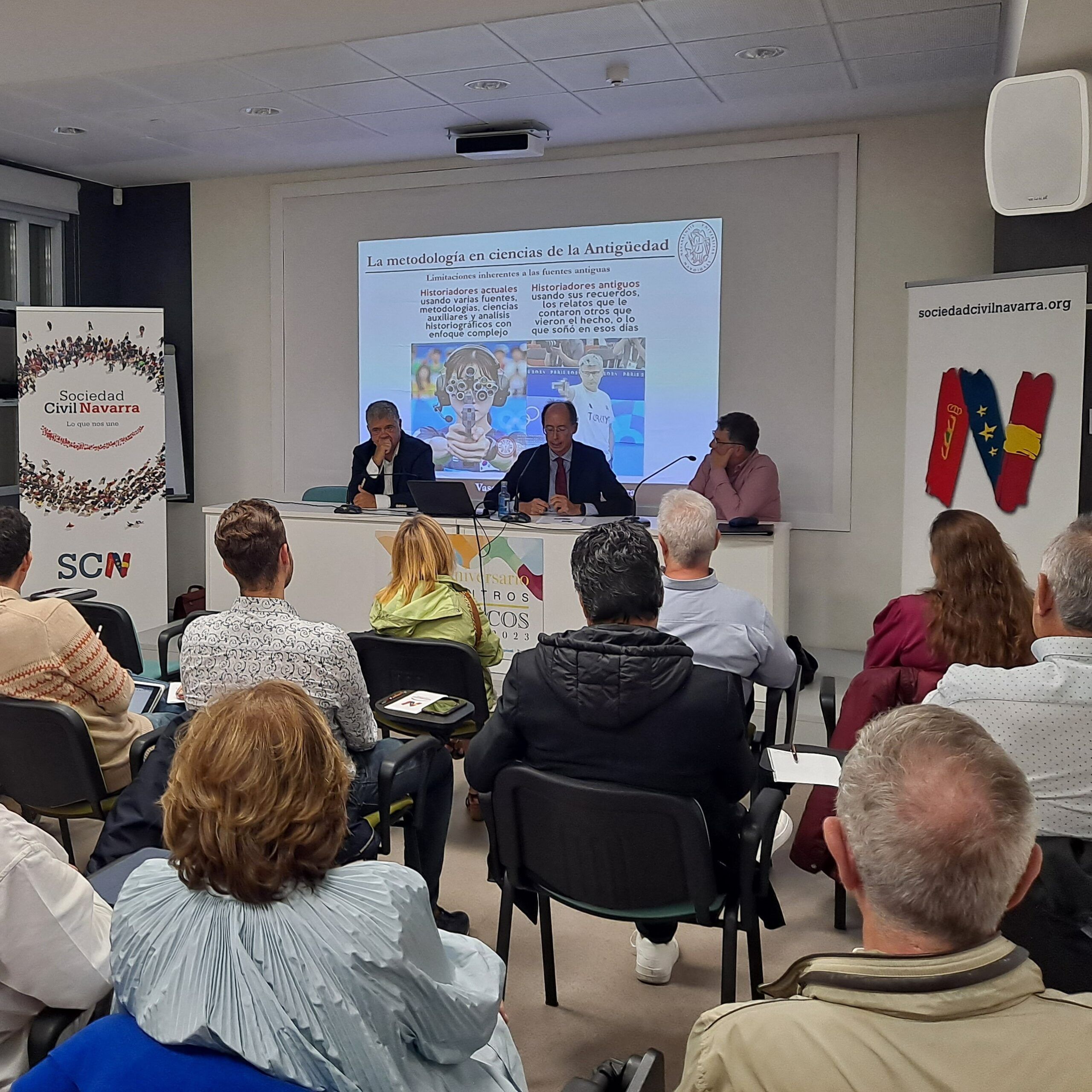 Conferencia de Javier Andreu y entrevista previa en Onda Cero Tudela