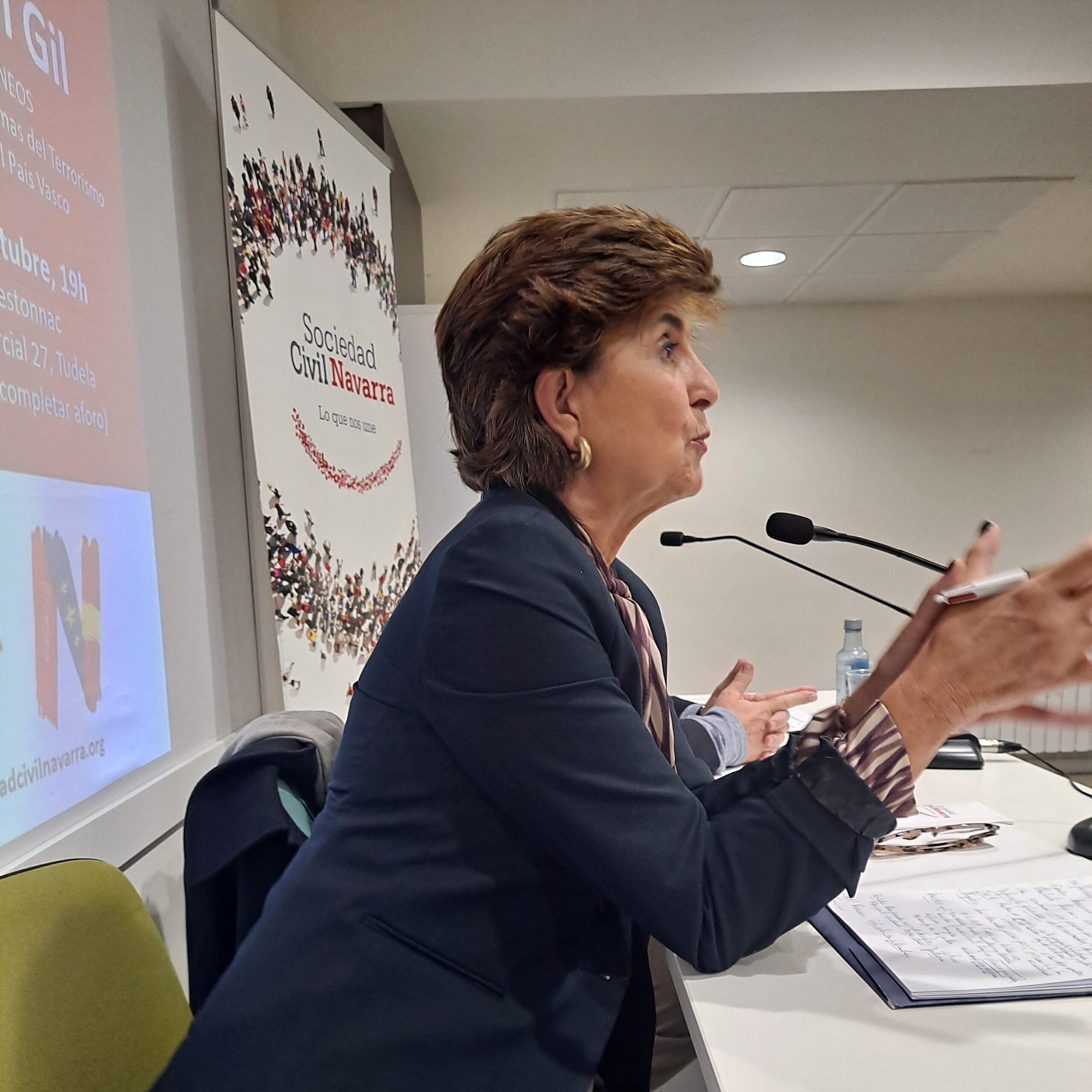 Vídeo, imágenes, resumen y noticias de la conferencia de María San Gil en Tudela