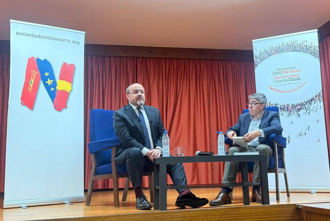 Presentación del libro de Alejandro Fernández en Pamplona